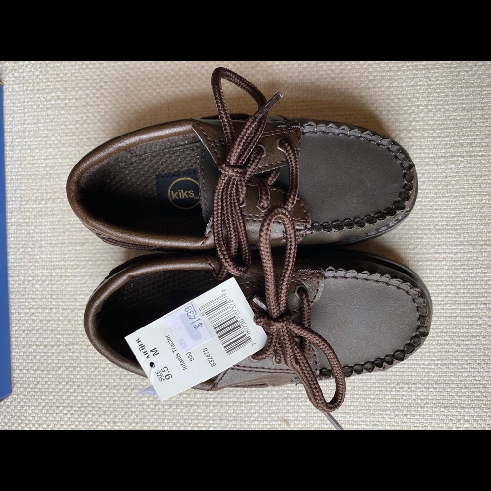 NWT Kids Kiks Brown Shoes Size 9.5